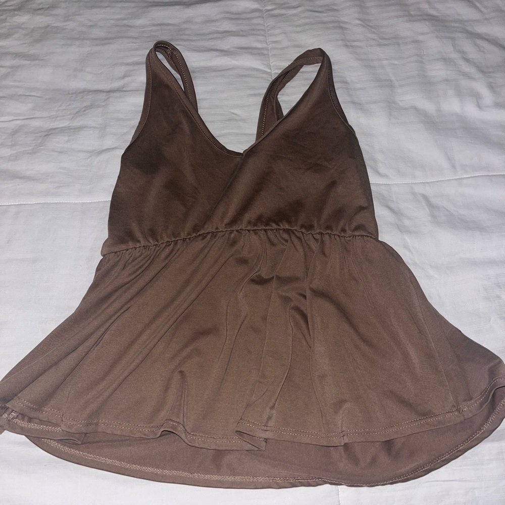 Brown tank top size.m